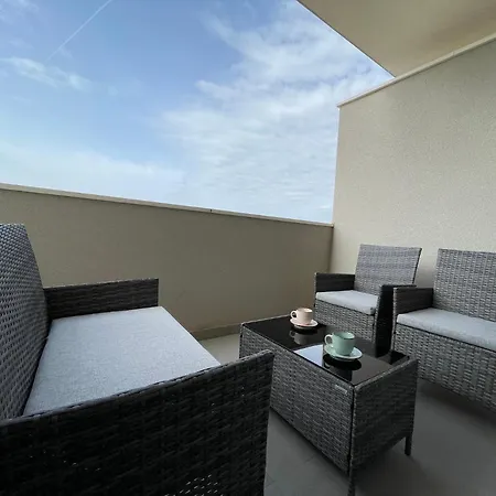 Bookkeeper's Apartment *
