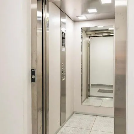 Bookkeeper's Apartment Split